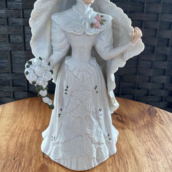 The Centennial Bride by Lenox Fine Porcelain Figurine - Picture 4 of 12